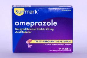 Sunmark Omeprazole Acid Reducer Tablets - 20 mg - 14 Each